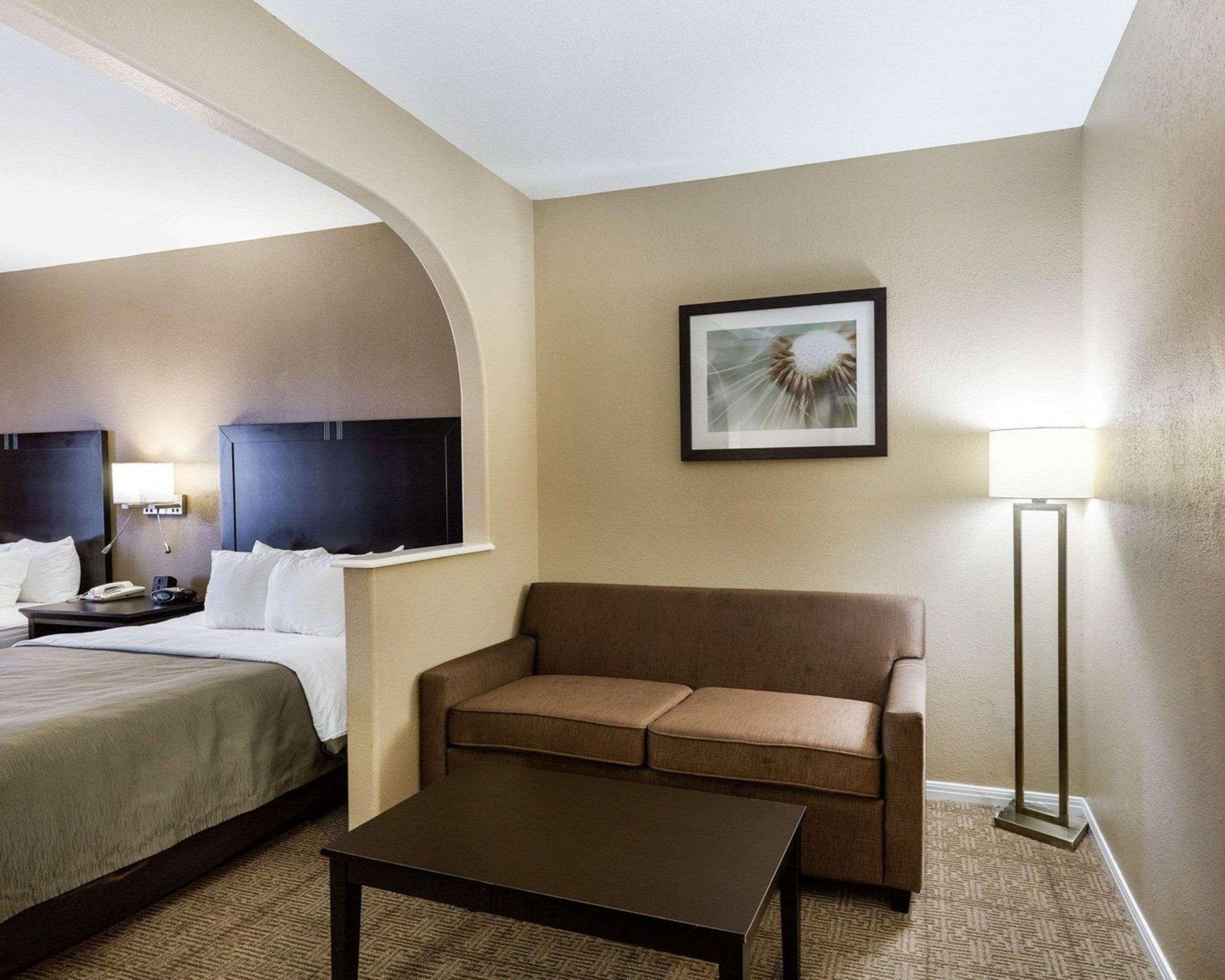 Quality Suites Houston Nw Cy-Fair Jersey Village Εξωτερικό φωτογραφία